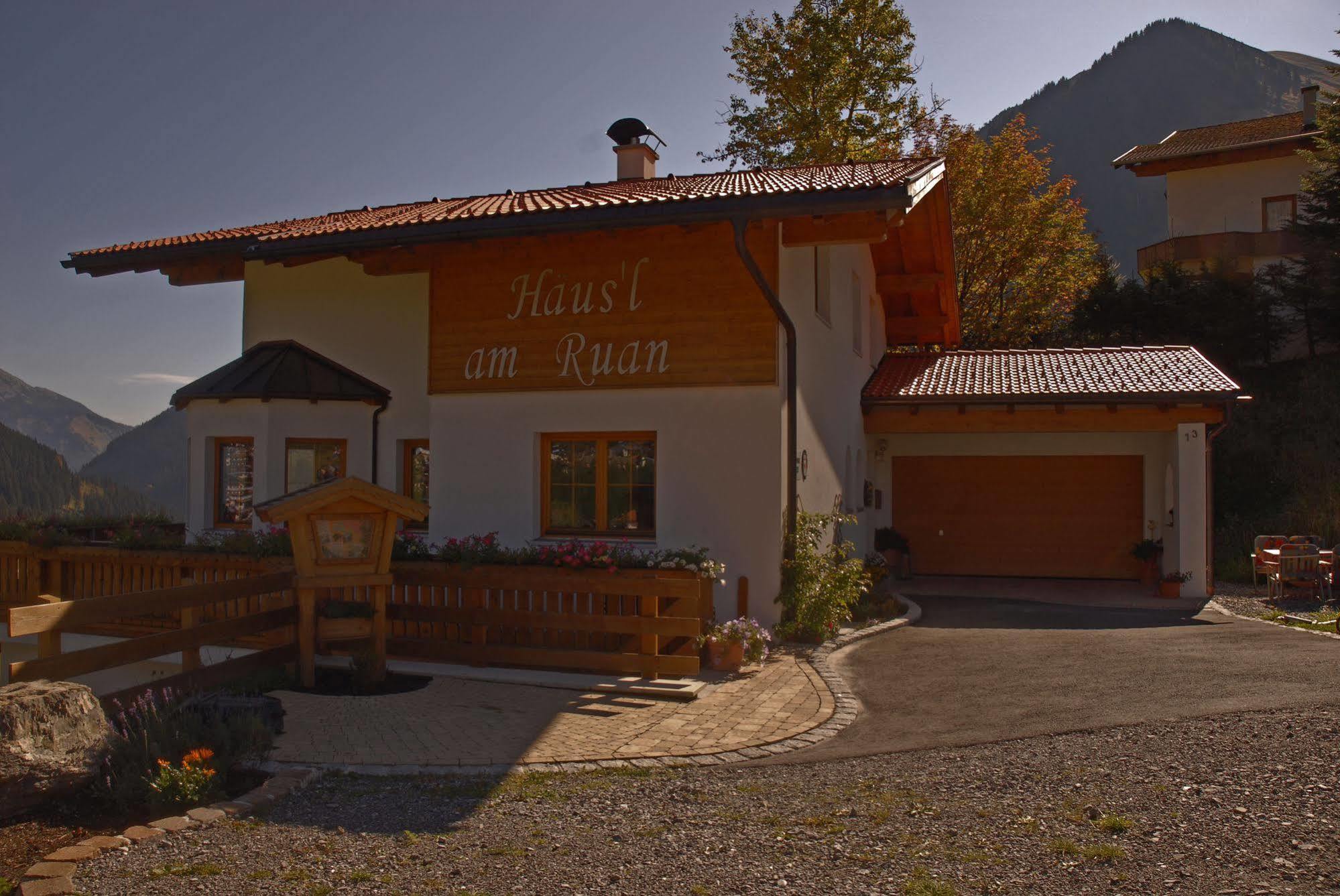 Haeus'L Am Ruan Aparthotel Berwang Exterior foto